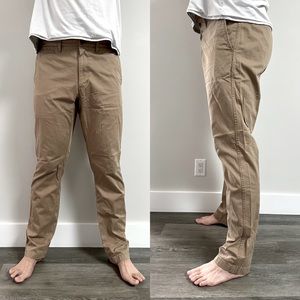 Uniqlo Men’s Straight Chino Pants, Khaki
